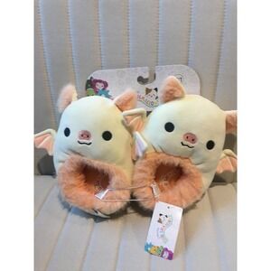 Squishmallows Meghan the Bat Pig Kids Slippers Cream Orange Size 13/1 NWT